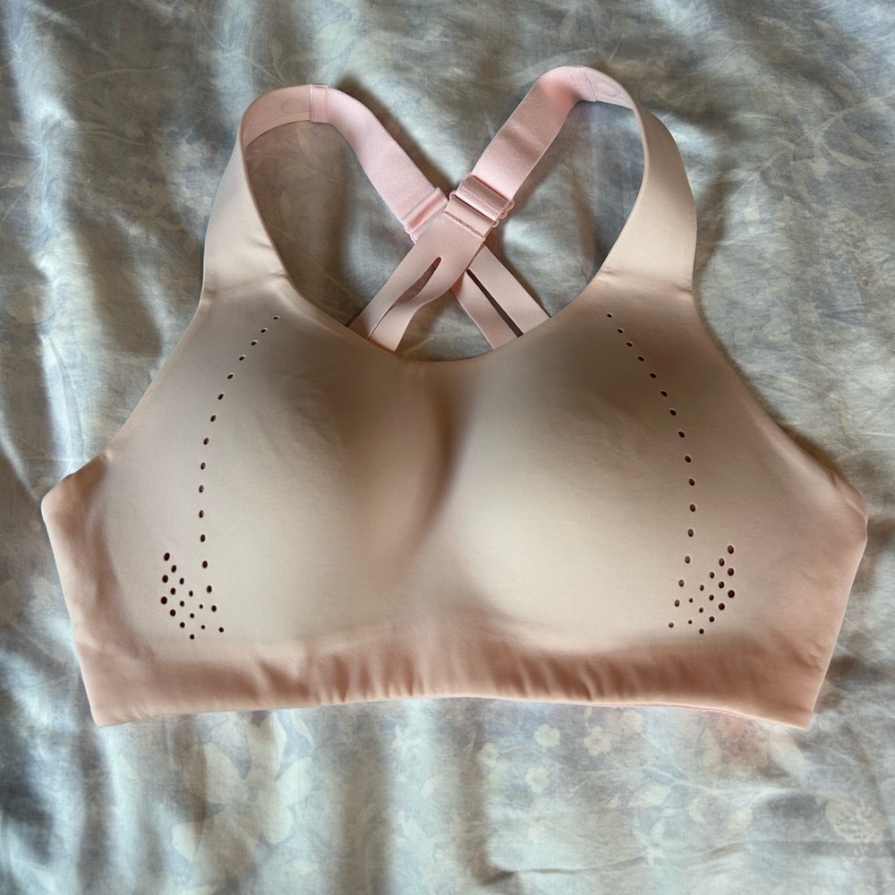 Lululemon Air Support Sports Bra Size 32D Strawberry Milkshake